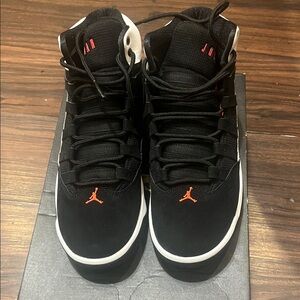 Jordan Men's Black and Red Sneakers